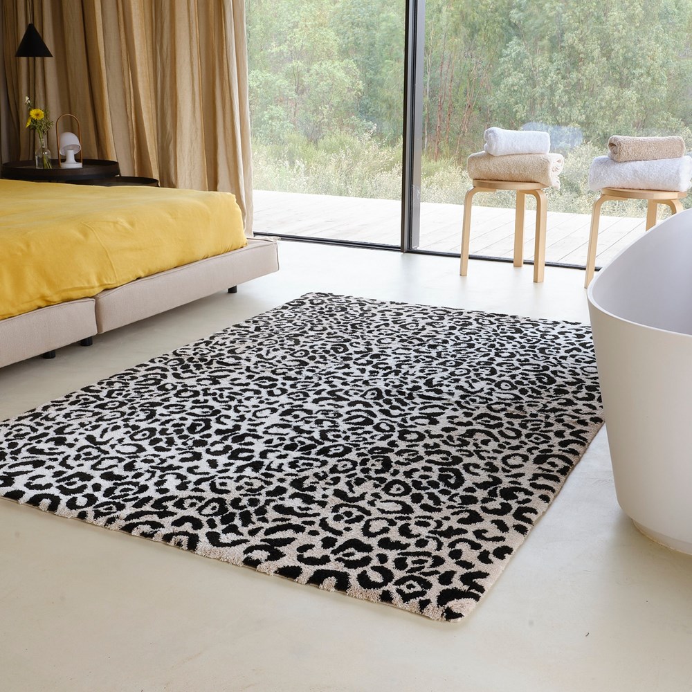 Leopard 990 Bath Mat in Black by Designer Abyss & Habidecor